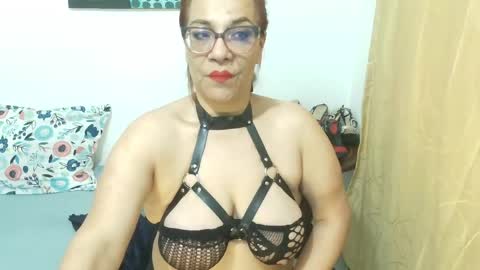 Snapshot of madame_desire_ chatting on May 14, 2026, 2:02 pm madame_desire_ online show from May 14, 2026, 2:02 pm