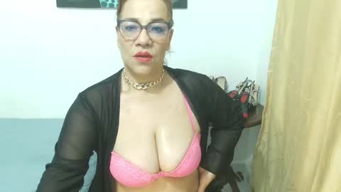 Snapshot of madame_desire_ chatting on May 15, 2026, 11:39 am madame_desire_ online show from May 15, 2026, 11:39 am