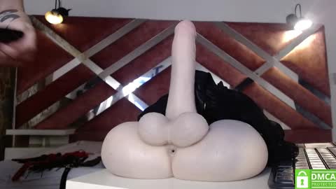 Snapshot of madame_ibby chatting on February 18, 2026, 12:56 pm madame ibby online show from February 18, 2026, 12:56 pm