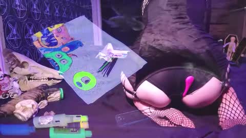 Madame Lucifer online show from October 25, 2025, 9:39 am