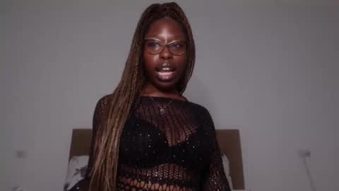 Snapshot of madamindigo chatting on January 4, 2025, 5:05 am YourMadamIndigo online show from January 4, 2025, 5:05 am