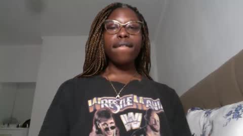 Snapshot of madamindigo chatting on February 20, 2025, 10:15 pm YourMadamIndigo online show from February 20, 2025, 10:15 pm