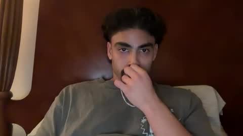 Snapshot of maddaewg101 chatting on December 1, 2025, 5:01 am maddaewg101 online show from December 1, 2025, 5:01 am