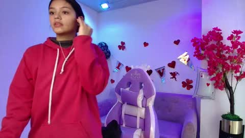 maddie_t18 online show from February 13, 2026, 11:17 am