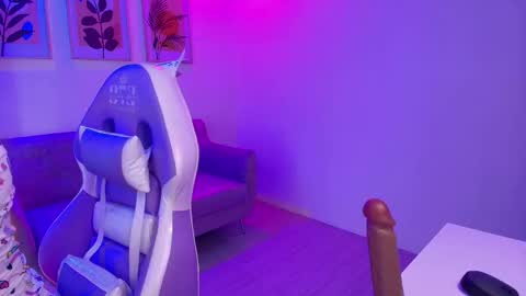 maddie_t18 online show from March 5, 2026, 11:28 am