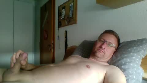Snapshot of maddin8891 chatting on June 6, 2026, 11:26 am Maddin online show from June 6, 2026, 11:26 am