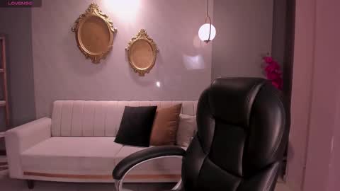 Maddison online show from November 18, 2025, 7:18 pm