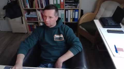 Snapshot of maddmax8 chatting on November 30, 2025, 2:43 pm Mad4You online show from November 30, 2025, 2:43 pm