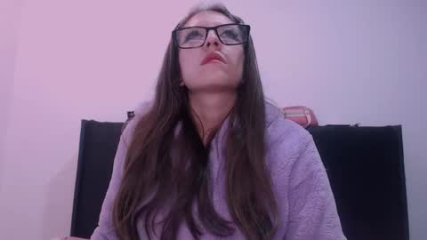 Snapshot of maddy_14 chatting on November 12, 2025, 9:47 pm Maddy UwU online show from November 12, 2025, 9:47 pm