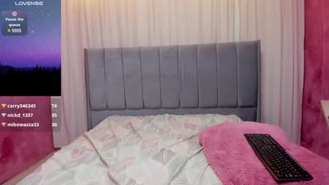 Maddy Please help me with your thumbs up its important online show from December 24, 2024, 12:00 am