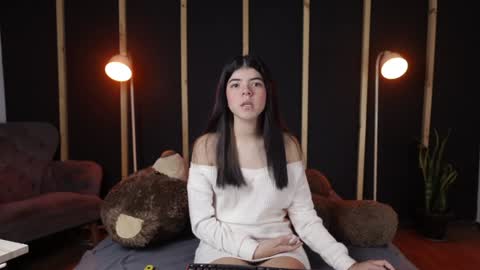 Maddy Please help me with your thumbs up its important online show from January 28, 2025, 7:32 am