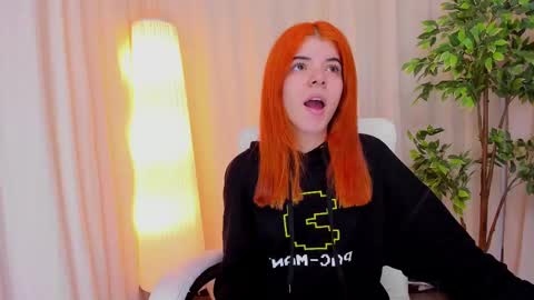 Maddy Please help me with your thumbs up its important online show from February 18, 2025, 3:53 am