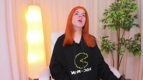 Maddy Please help me with your thumbs up its important online show from February 19, 2025, 4:12 am