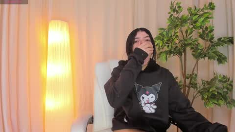 Maddy Please help me with your thumbs up its important online show from March 6, 2025, 4:08 am