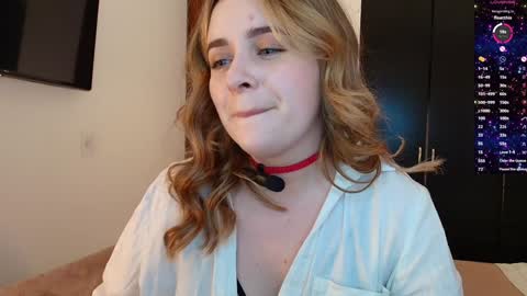 madelamee online show from February 5, 2025, 8:57 pm