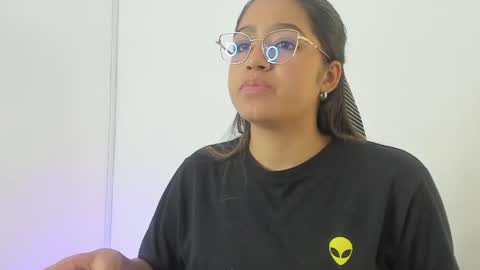 madelayn_torres online show from June 13, 2026, 11:08 am