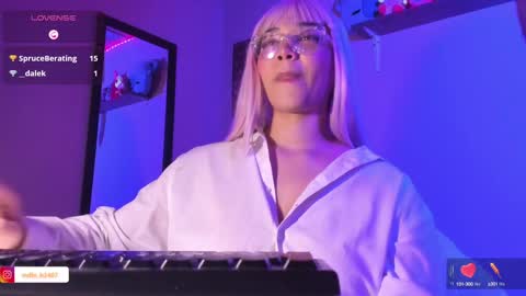 Snapshot of madelinebenet chatting on January 3, 2025, 7:49 am Madeline online show from January 3, 2025, 7:49 am