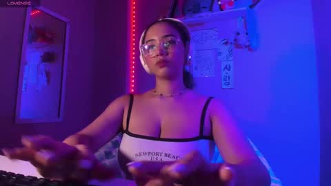 Snapshot of madelinebenet chatting on February 12, 2025, 5:05 am Madeline online show from February 12, 2025, 5:05 am