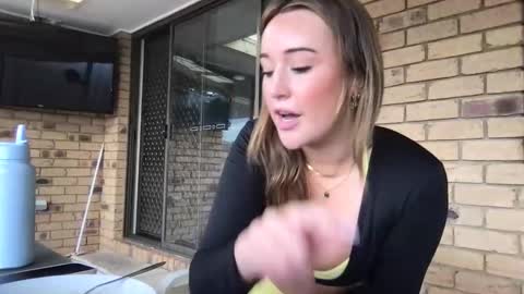 Madeline Harper online show from October 29, 2025, 3:20 am