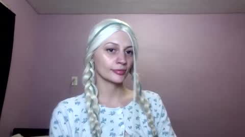 Snapshot of madelinevalentine chatting on September 14, 2025, 3:38 am madeline online show from September 14, 2025, 3:38 am