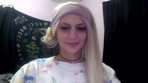 Snapshot of madelinevalentine chatting on October 17, 2025, 1:53 am madeline online show from October 17, 2025, 1:53 am