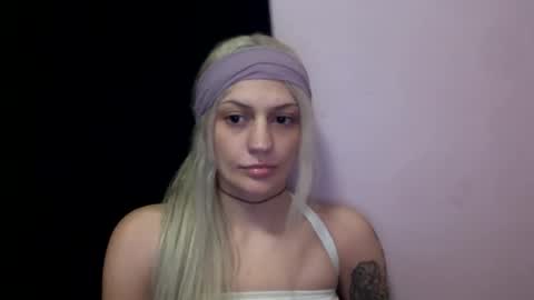 Snapshot of madelinevalentine chatting on November 2, 2025, 5:43 am madeline online show from November 2, 2025, 5:43 am