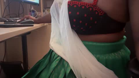 Snapshot of madeson1112 chatting on November 19, 2025, 9:09 am madeson1112 online show from November 19, 2025, 9:09 am