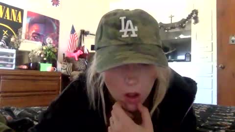 Snapshot of madiexcuslive chatting on October 8, 2025, 7:11 pm yourfavblonde online show from October 8, 2025, 7:11 pm