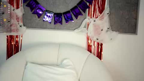 Snapshot of madii_smith chatting on October 17, 2025, 2:30 pm Madison Smith online show from October 17, 2025, 2:30 pm