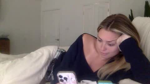 mari rose online show from October 10, 2025, 2:38 pm