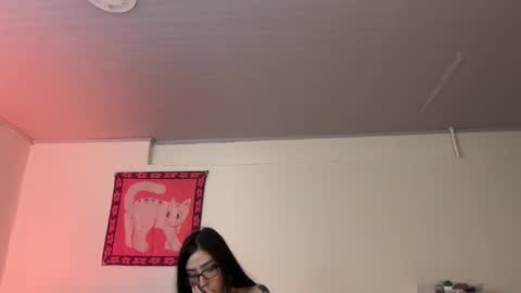 Snapshot of madison_v chatting on October 9, 2025, 3:59 am madison online show from October 9, 2025, 3:59 am