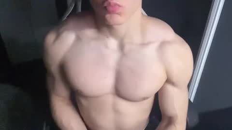 Snapshot of madisonboy2 chatting on November 5, 2025, 10:21 pm madisonboy2 online show from November 5, 2025, 10:21 pm