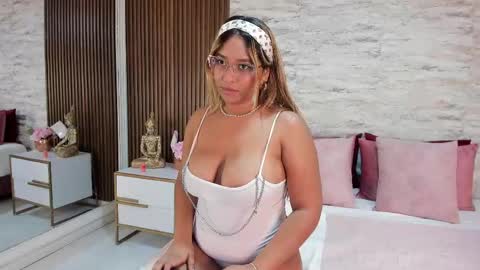 madisonhunterr_ online show from February 22, 2025, 1:22 am