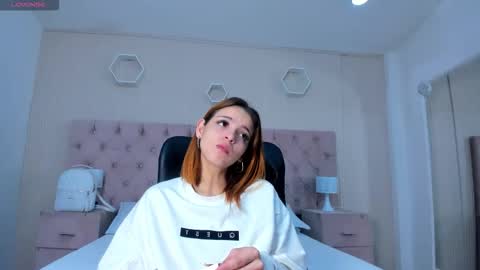 Snapshot of madisonsky_ chatting on October 31, 2025, 11:44 am madison online show from October 31, 2025, 11:44 am