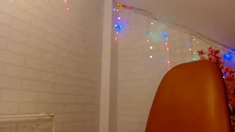 Snapshot of madlyn_dee chatting on January 31, 2025, 8:43 pm Leena online show from January 31, 2025, 8:43 pm