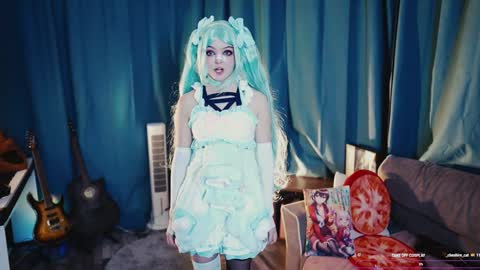 Snapshot of madnessalise chatting on February 11, 2026, 6:13 pm Alice online show from February 11, 2026, 6:13 pm