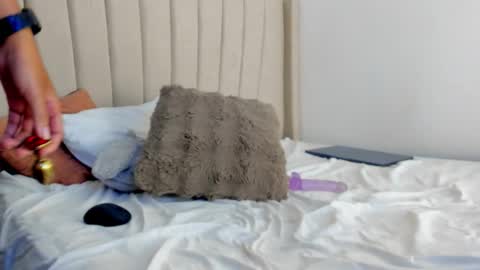 Snapshot of mady_edwards chatting on February 25, 2026, 12:20 am Mady online show from February 25, 2026, 12:20 am