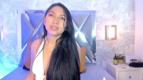 Snapshot of mady_roa chatting on July 13, 2026, 9:01 am Mady Roa online show from July 13, 2026, 9:01 am