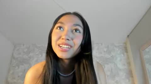 Snapshot of mady_roa chatting on July 19, 2026, 7:45 am Mady Roa online show from July 19, 2026, 7:45 am