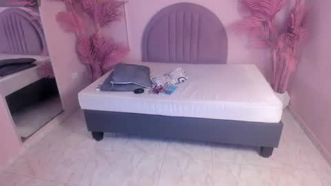 Snapshot of madyscarlett chatting on October 13, 2025, 11:43 am madyscarlett online show from October 13, 2025, 11:43 am