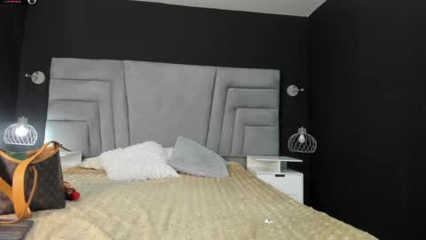 MAEE ANGELS online show from February 13, 2025, 9:49 pm