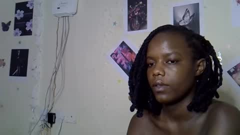 Maee online show from December 16, 2025, 1:27 pm