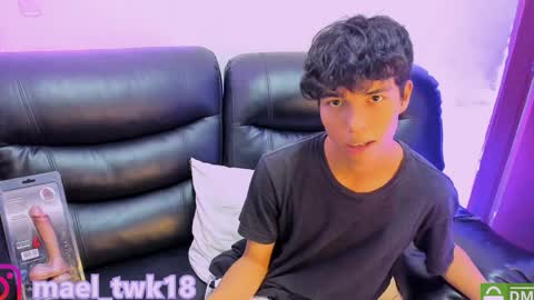 Snapshot of mael_twink chatting on April 4, 2026, 7:11 pm Mael online show from April 4, 2026, 7:11 pm
