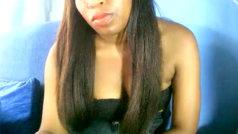 Snapshot of maelahlove chatting on December 5, 2024, 9:39 am MaelahLove online show from December 5, 2024, 9:39 am