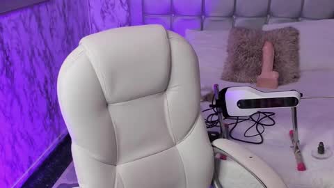Mae online show from February 24, 2025, 1:35 am