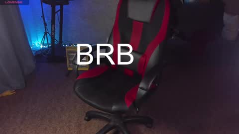 Snapshot of maevee chatting on December 2, 2024, 9:13 am Maevee online show from December 2, 2024, 9:13 am