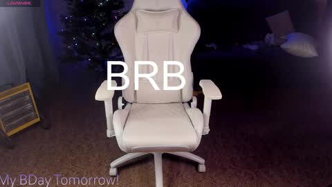 Snapshot of maevee chatting on December 26, 2024, 9:11 am Maevee online show from December 26, 2024, 9:11 am