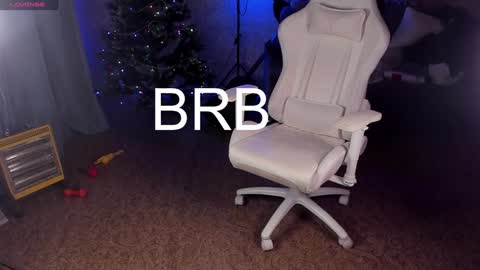 Snapshot of maevee chatting on January 8, 2025, 10:26 am Maevee online show from January 8, 2025, 10:26 am