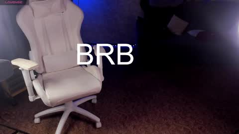 Snapshot of maevee chatting on February 11, 2025, 10:37 am Maevee online show from February 11, 2025, 10:37 am