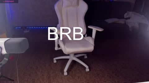 Snapshot of maevee chatting on February 22, 2025, 9:34 am Maevee online show from February 22, 2025, 9:34 am